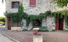 Grande Maison Chaleureuse De Village